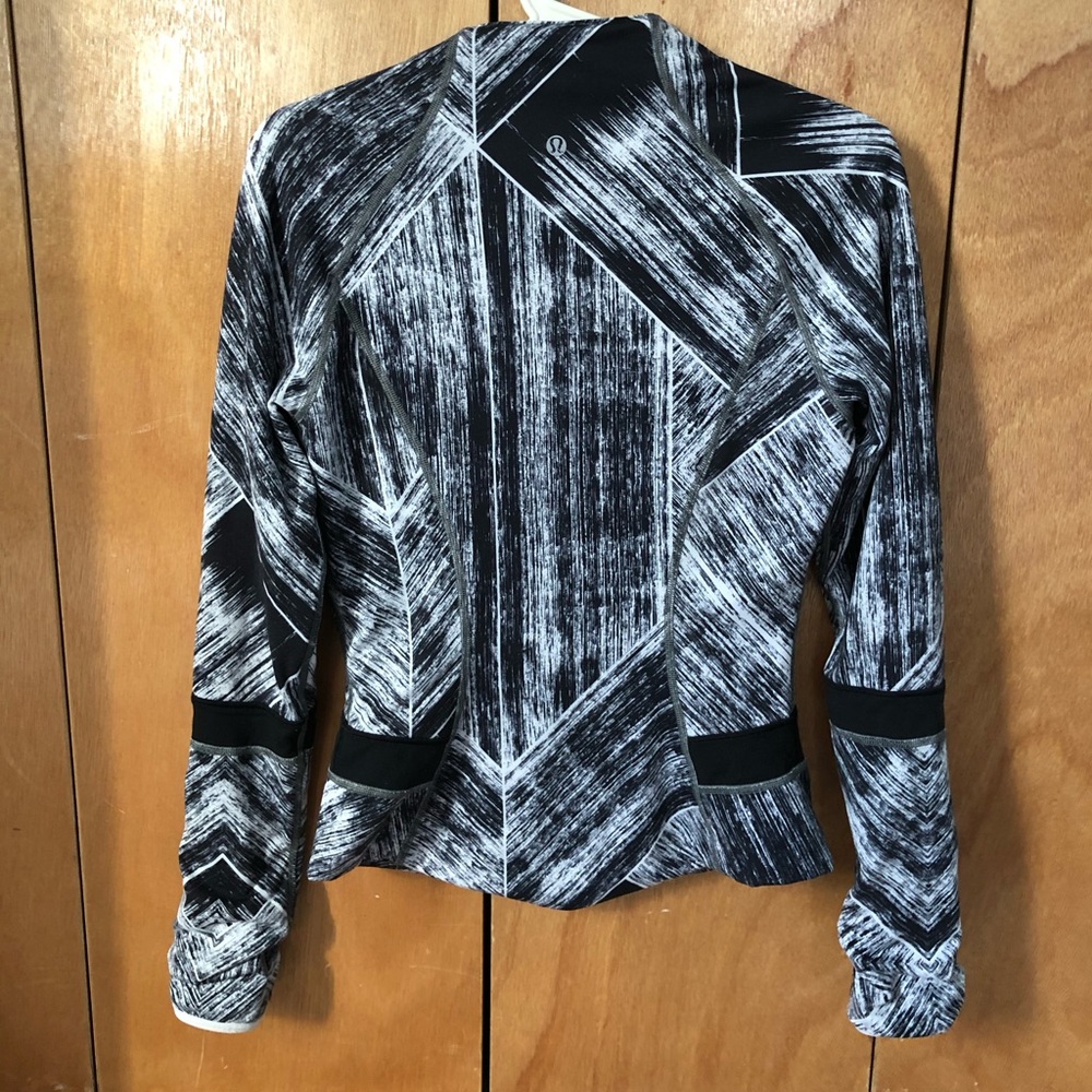 Lululemon Find Your Bliss Reversible Jacket - Picture 4 of 6